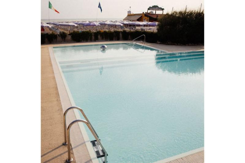 Hotel Merano Misano Adriatico Exterior foto
